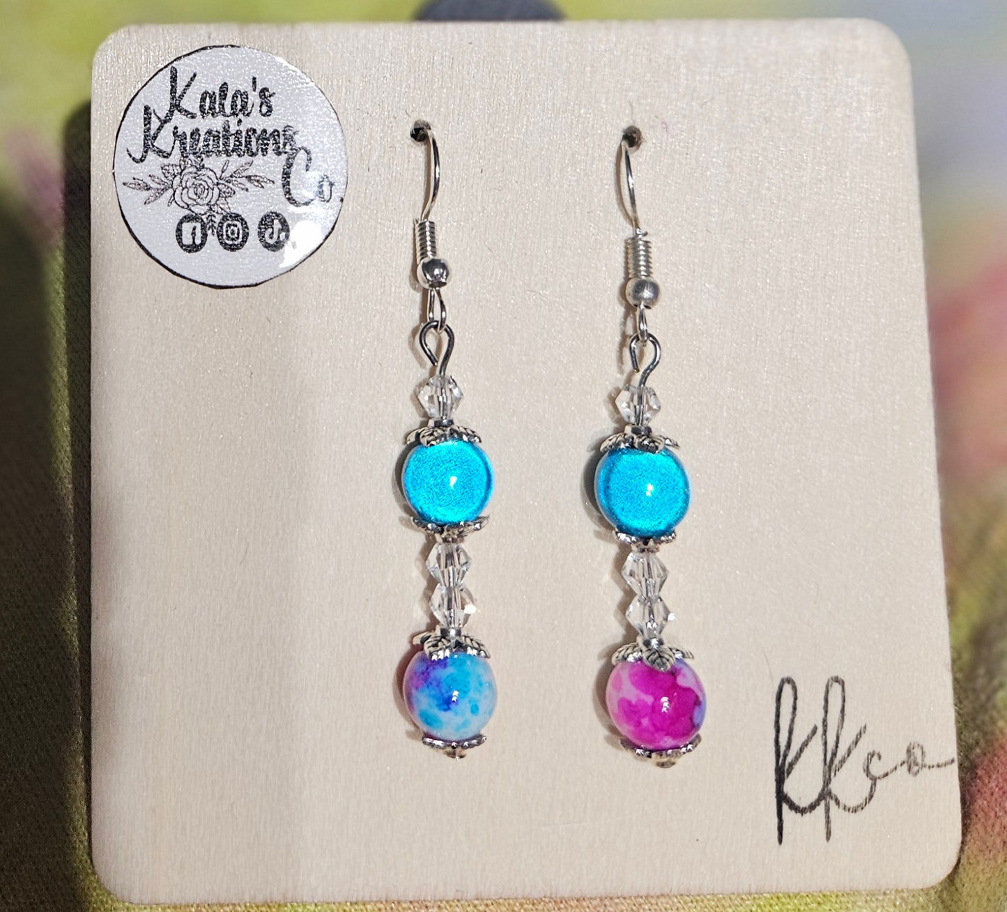 Psychedelic whispers Earrings