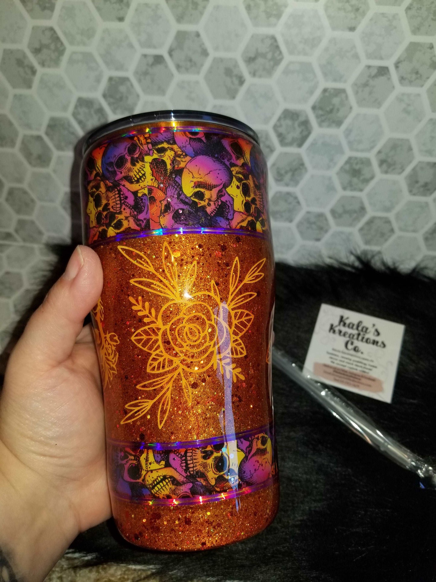 20 oz modern curve skull and roses tumbler