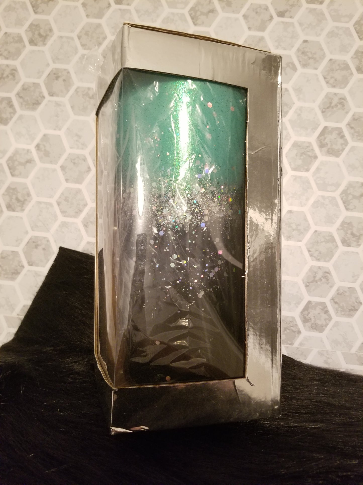 30oz tapered turquoise and black glittered tumbler